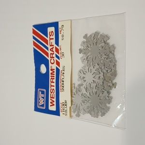 3/$15 VTG Westrim Crafts WT Snowflakes 30pc No Hole 11630 Silver 048492032680
